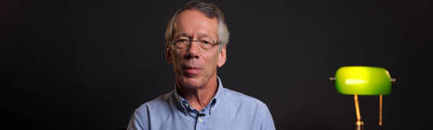 Candido Bracher participa de gravacao para a CasaFolha, no estudio da TV Folha, em Sao Paulo