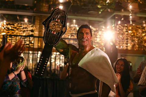 Dwayne Johnson em cena de 'Coração De Lutador - The Smashing Machine'