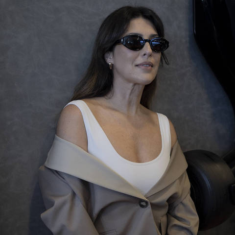 SÃO PAULO-SP, BRASIL 09-11-2025 - GRANDE PRÊMIO FÓRMULA 1 - A atriz Fernanda Paes Leme no Grande Prêmio São Paulo de Fórmula 1, no Autódromo de Interlagos. (Foto: Ronny Santos/Folhapress, BERGAMO) ***EXCLUSIVO***