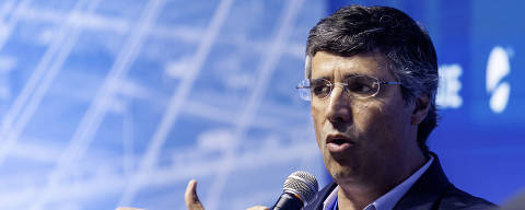 SAO PAULO, SP, BRASIL, 25/08/2025. III Seminário Brasil Hoje, promovido pelo grupo ESFERA no Palácio Tangará, na zona sul de SP: Andre Esteves (chairman do BTG Pactual) durante seu  seminário  no palco do Palácio Tangará.. (foto: Eduardo knapp/Folhapress. MERCADO)